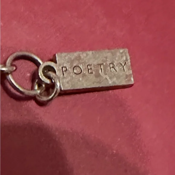 Poetry Gold Petal Design Chain Necklace - Picture 4 of 5